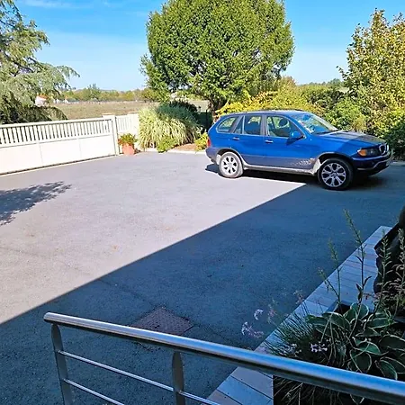 Avec Piscine - La Vialatte 3* Gaillac
